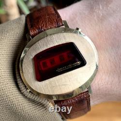 1970's Jaeger-LeCoultre Master Quartz LED Wristwatch UFO Case 10K GF Wristwatch