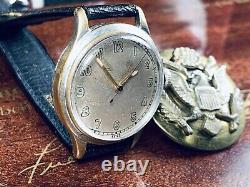 JAEGER LeCOULTRE Cal. 470 MILITARY WRIST WATCH Keep Time withPILOT'S WW2 HAT BADGE