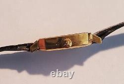 Ladies 18K Yellow Gold Jaeger LeCoultre Quartz Dress Watch 28mm x 17mm 140.050.1