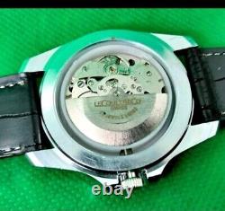 Vintage Jaeger Lecoultre Club Automatic Date Men's 25 Jewels Swiss Wrist Watch