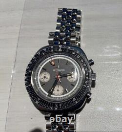 La montre vintage LeCoultre Chronographe E2647 en acier manuel de 38,5 mm vendue en l'état.