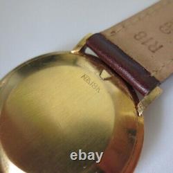 Montre à remontage manuel en or 18 carats LeCoultre JLC des années 60 avec lunette florentine unisexe de 33mm