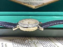 Montre-bracelet automatique vintage suisse Lecoultre avec boîte et papiers