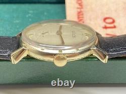 Montre-bracelet mécanique suisse Vintage Lecoultre avec boîte et papiers