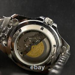 Montre-bracelet pour hommes automatique avec jour et date Vintage Swiss Jaeger LeCoultre Club FL06