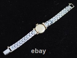Montre-bracelet vintage Lecoultre pour dames à remontage manuel, boîtier fantaisie, attaches et bracelet.
