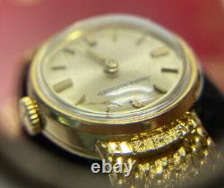 Montre bracelet vintage en or jaune 18 carats pour femme Jaeger LeCoultre antique