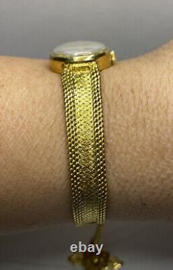 Montre bracelet vintage en or jaune 18 carats pour femme Jaeger LeCoultre antique