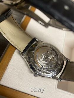 Montre pour homme Jaeger Lecoultre Reserve De Marche en acier avec cadran argenté 176.8.38. S