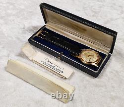 Montre réveil vintage unique en or Jaeger LeCoultre Memovox de 1961 avec boîte et papiers